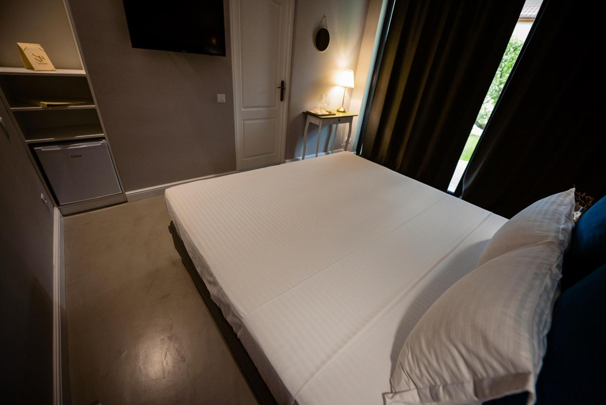Hotel NB Boutique à Tuzla Extérieur photo